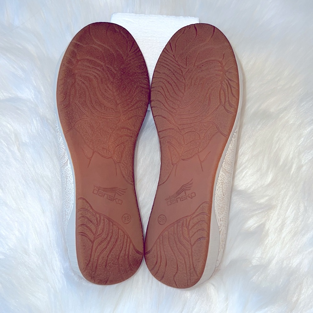 ⭐️ Dansko Oliso Tan/Cream Sneakers - Picture 7 of 11